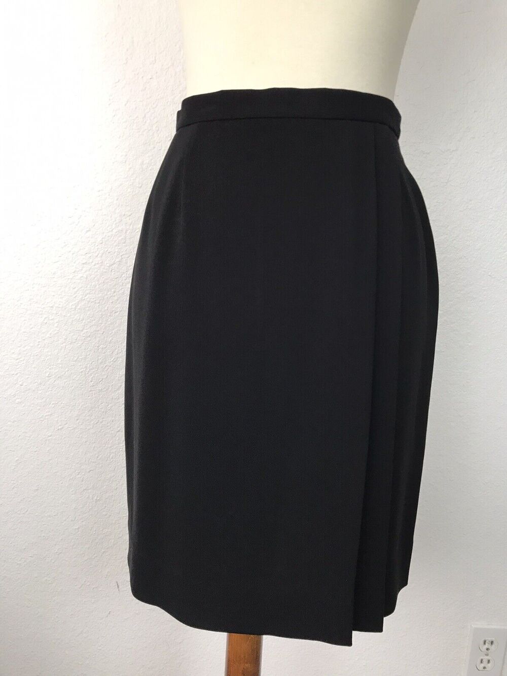 Carlisle Vintage Stretch Pleated Pencil Skirt